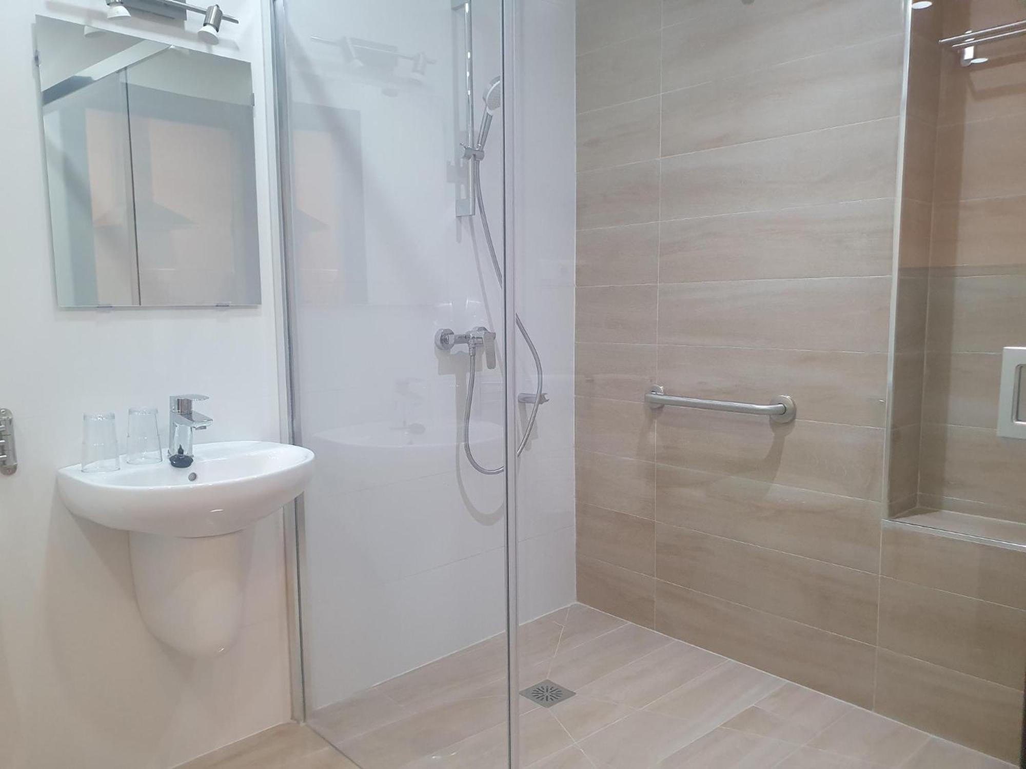 Chambre Lits Jumeaux avec Cuisine