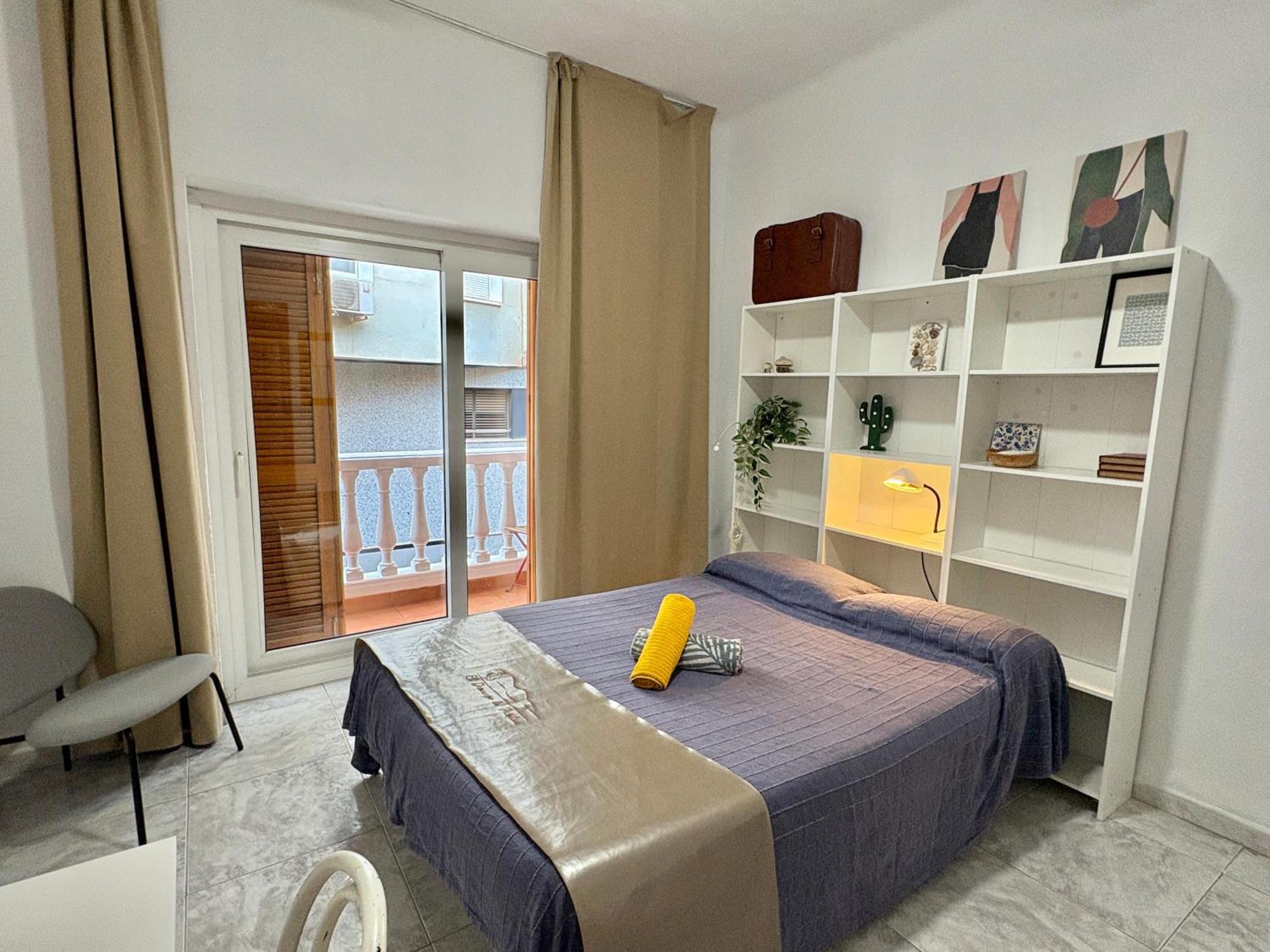 Chambre Double avec Balcon et Salle de Bains Commune
