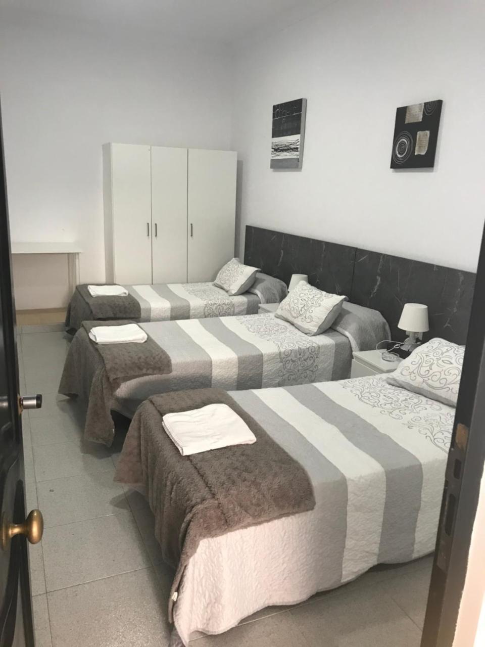 Chambre Triple avec Salle de Bains Privative