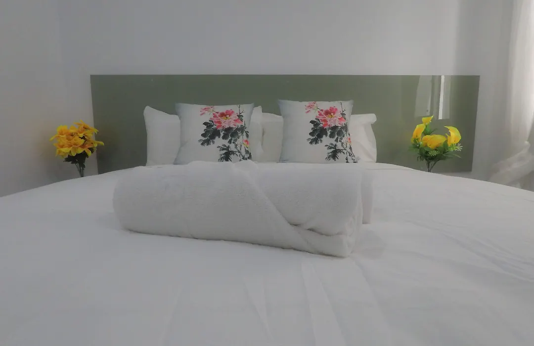 Ayz Frailes - Auto Check-In Property (Adults Only)-1