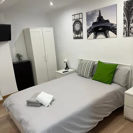 Manrique Rooms-3