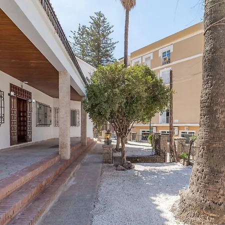 Ayz Silvela - Auto Check-In Property-2