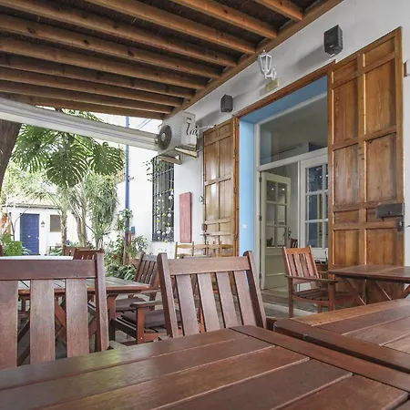 Hostal Las Acacias-3